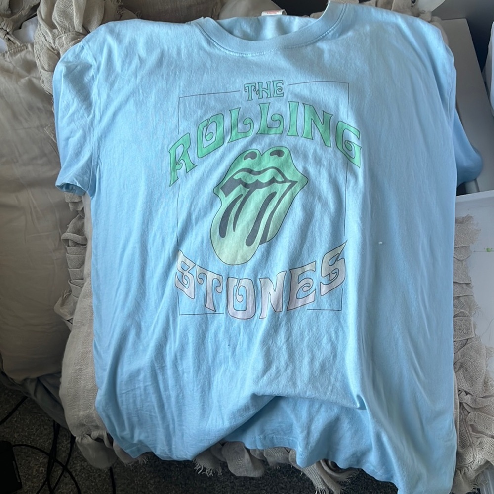 oversized t-shirt american eagle brand new comes with tags